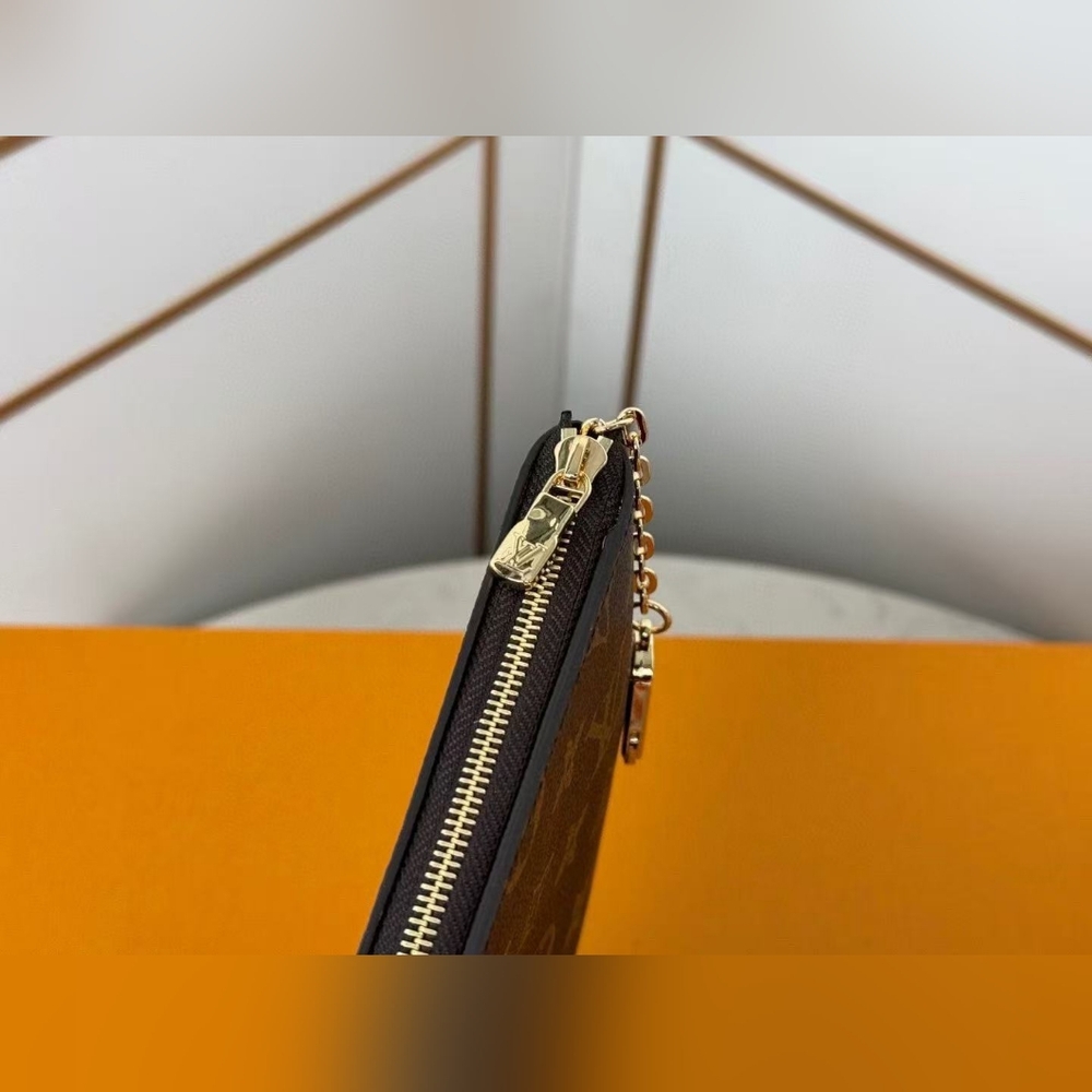 Louis Vuitton Key Pouch M - Picture 6 of 8